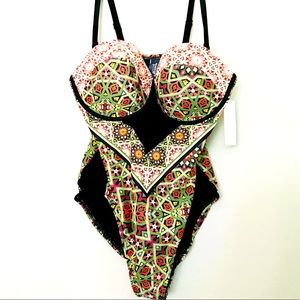 NWT One Piece Plus Size Swimsuit w/ Built in Cups